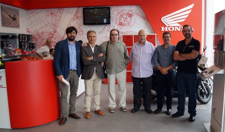 La prensa especializada en el motor malagueña conoce las nuevas instalaciones de Servihonda
